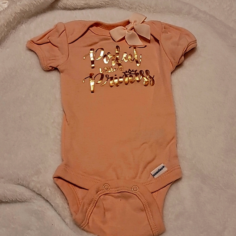 Gerber Organic Peach Onesie Size Newborn
